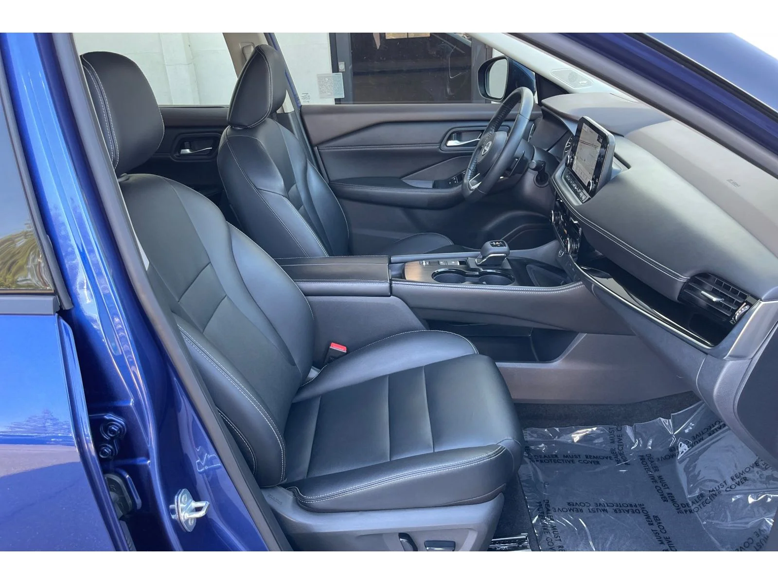Used 2023 Caspian Blue Metallic Nissan SL image 19