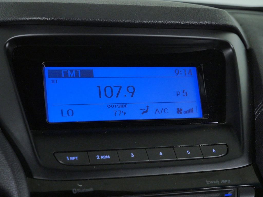 Used 2015 Black Hyundai 3.8 image 40