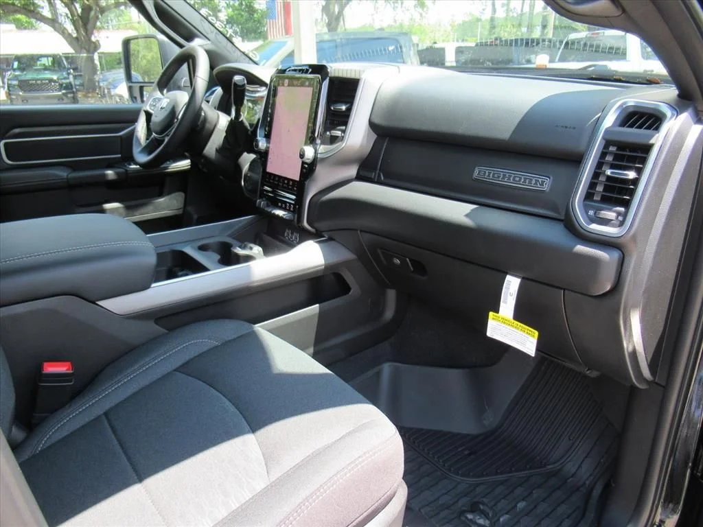 New 2026 Diamond Black Crystal Pearl-Coat Exterior Paint RAM Big Horn image 14