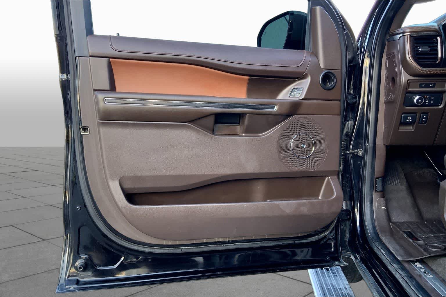 Used 2022 Agate Black Ford King Ranch image 21
