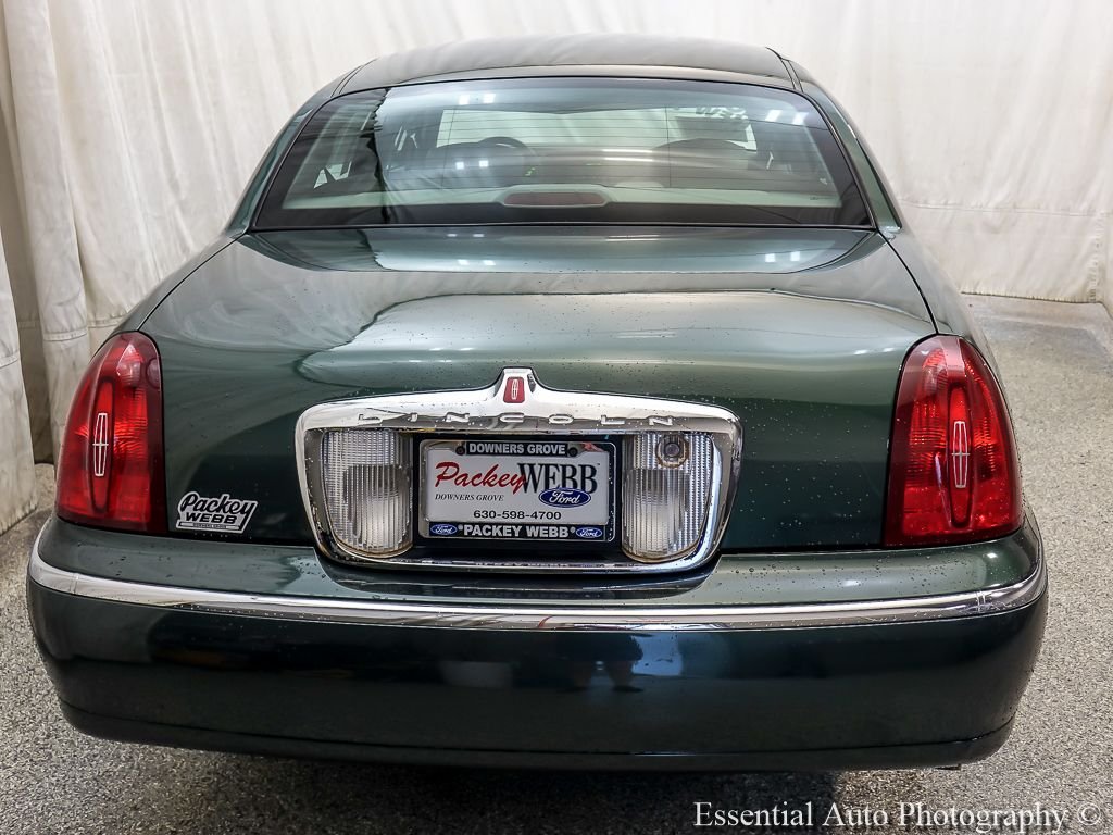 Used 1999  Lincoln Signature image 6