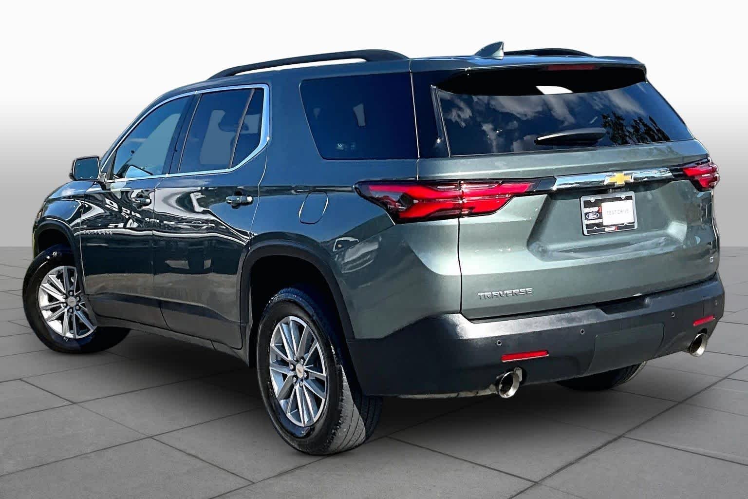 Used 2022 Silver Sage Metallic Chevrolet LT Cloth image 12