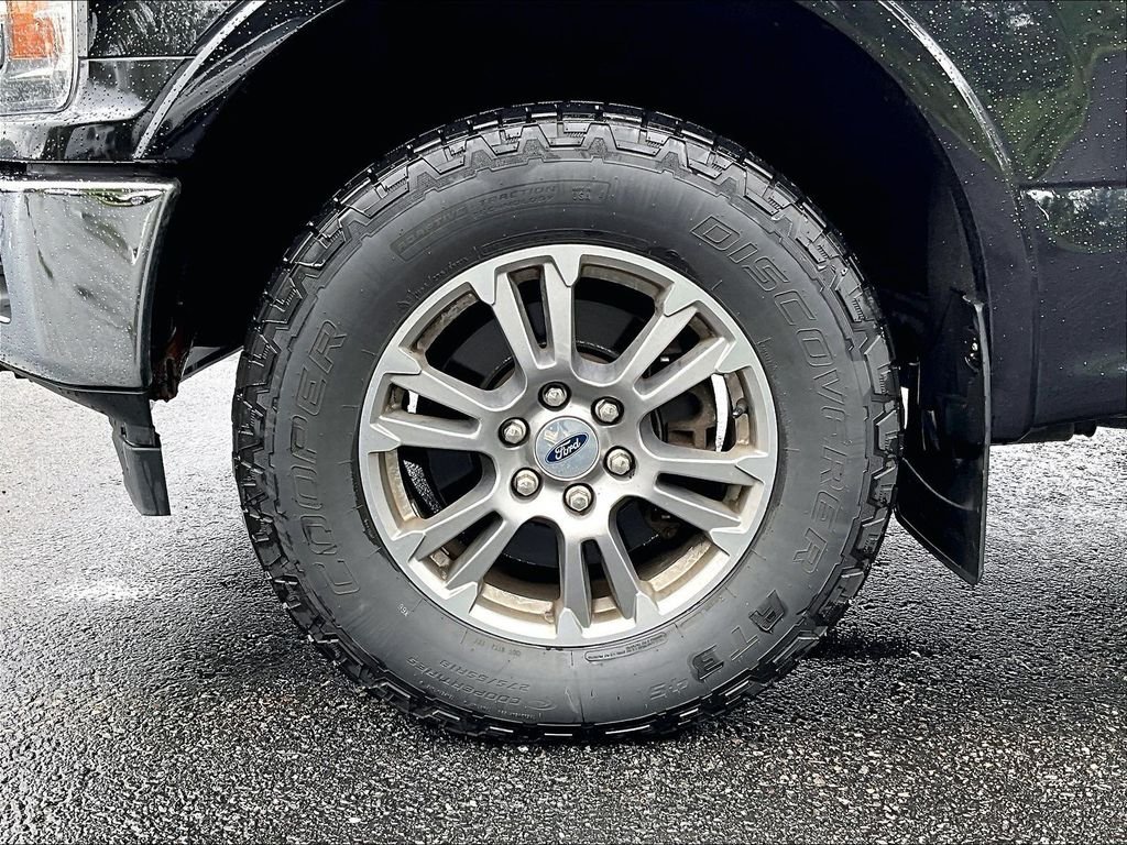 Used 2020 Black Metallic Ford Lariat image 7
