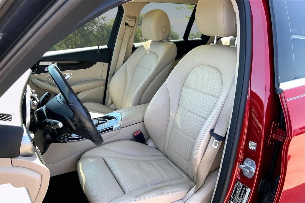 Used 2019 designo Cardinal Red Metallic Mercedes-Benz GLC 300 image 20