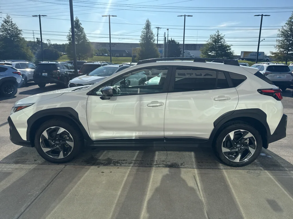 Used 2025 Crystal White Pearl Subaru Limited image 6