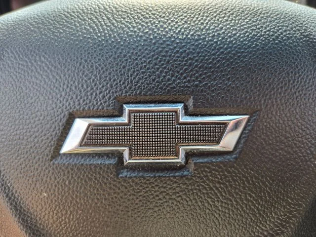 Used 2025 White Chevrolet 1RS image 33
