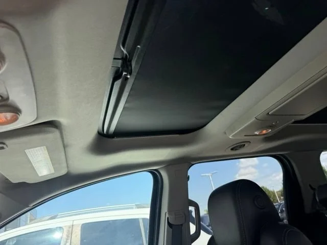 Used 2016 IRIDIUM METALLIC GMC Denali image 9