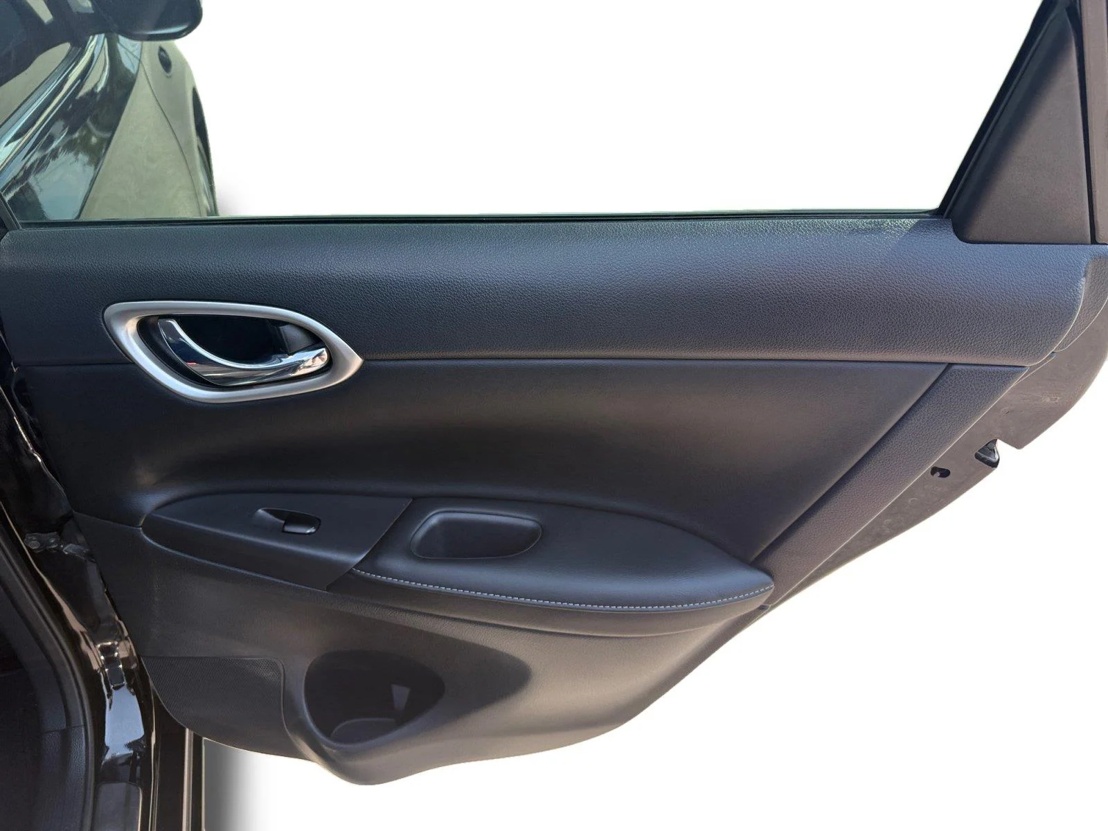 Used 2018 Super Black Nissan SL image 24