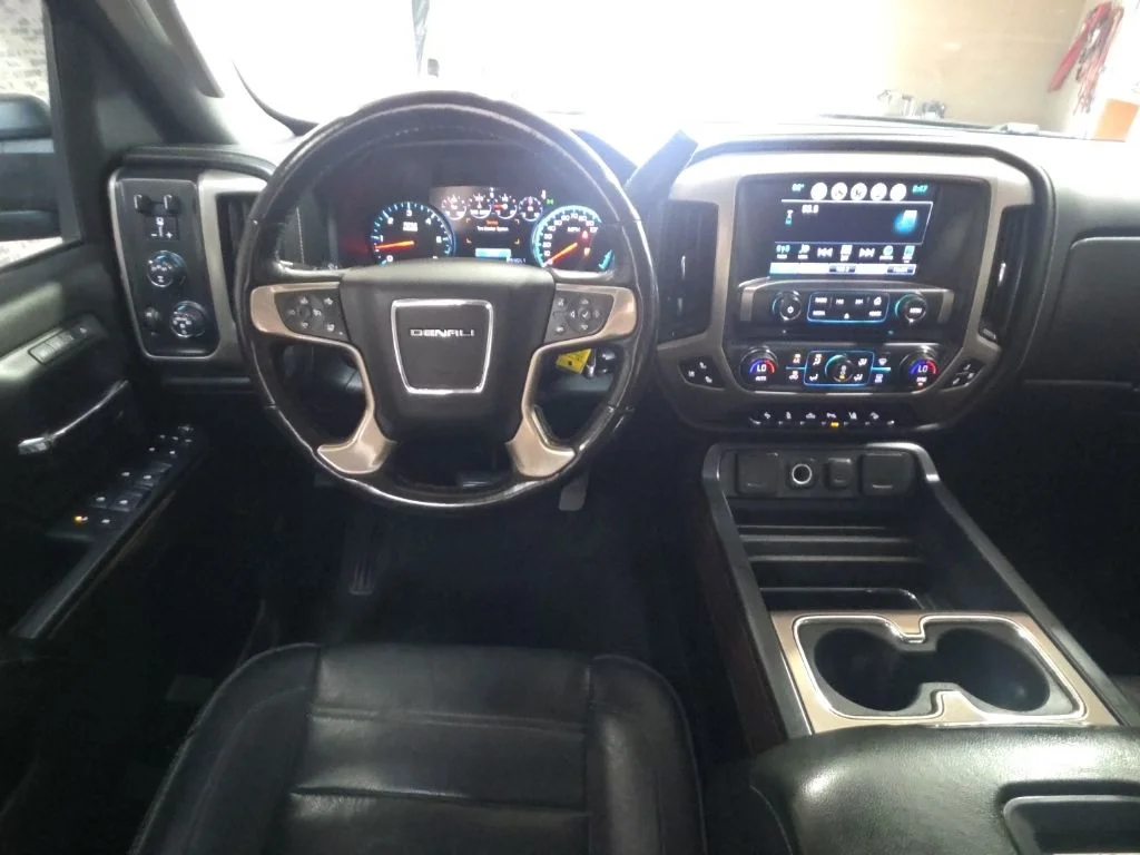 Used 2017 Onyx Black GMC Denali image 15