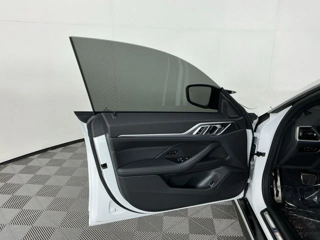 Used 2023 White BMW M50 image 14