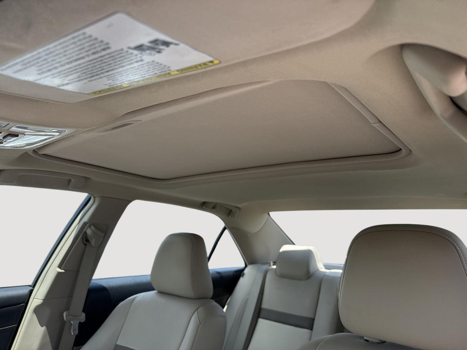 Used 2014 Barcelona Red Metallic Toyota XLE image 4