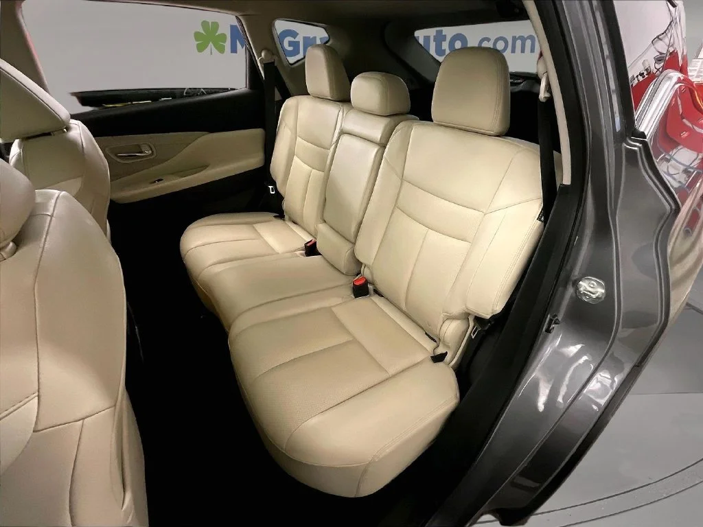 Used 2022 Gray Nissan SL image 31