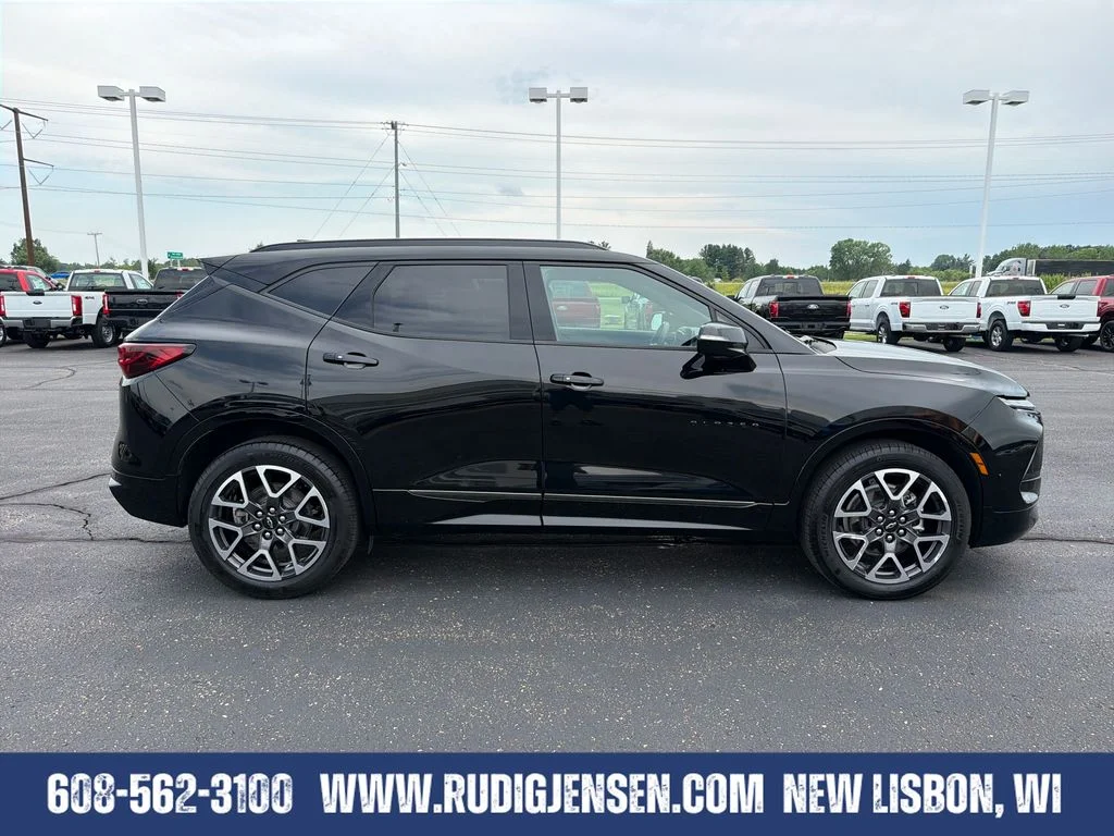 Used 2025 Black Chevrolet RS image 6