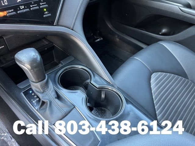 Used 2020 White Toyota SE image 25