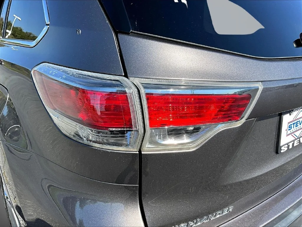 Used 2016 Predawn Gray Mica Toyota Limited Platinum image 30
