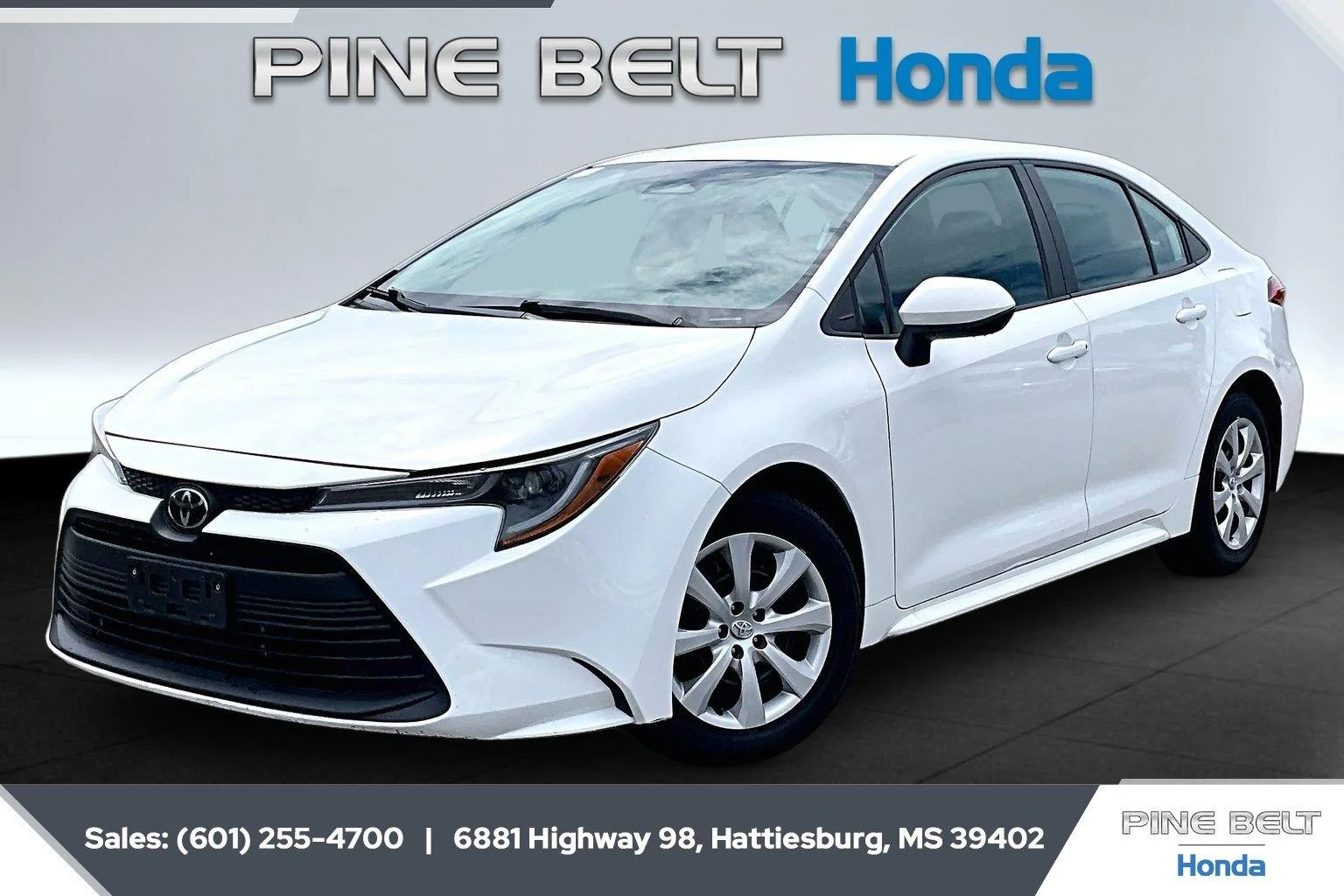 Used 2024 Ice Cap Toyota LE image 10