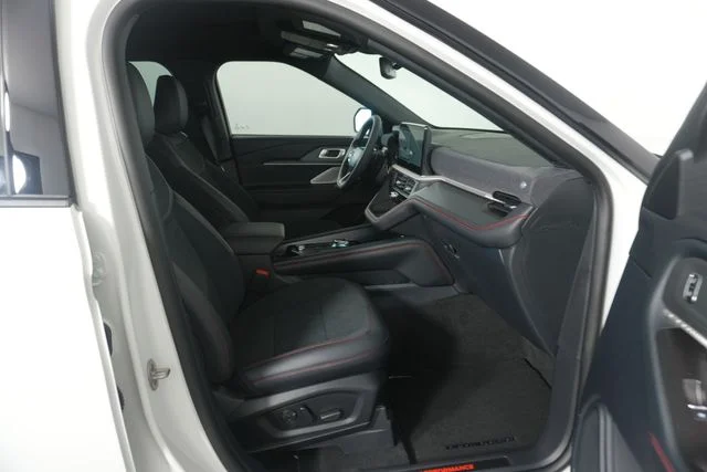 New 2026 Star White Metallic Tri-Coat Ford ST image 33