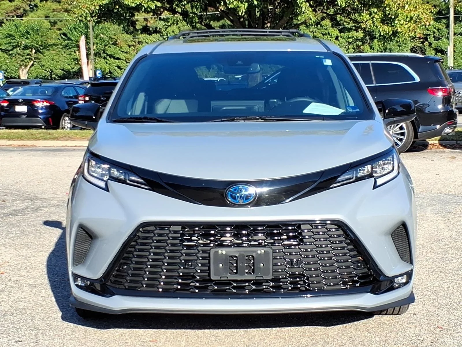 Used 2025 Cement Toyota XSE image 2