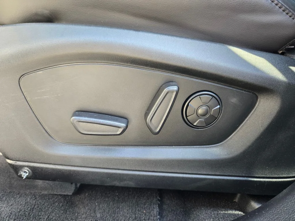 Used 2021 White Metallic Ford Platinum image 15