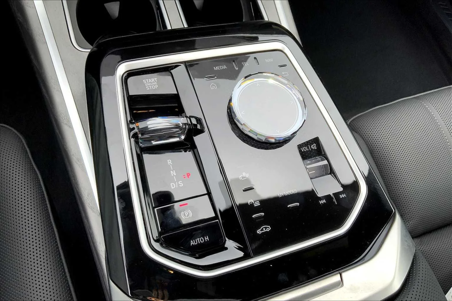 2025 BMW 7 Series 760i - Photo 17