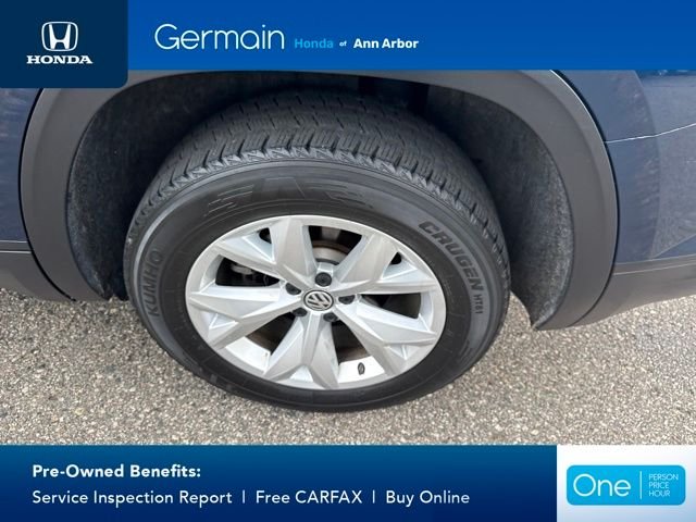 Used 2019 Blue Metallic Volkswagen 3.6L V6 SE image 14