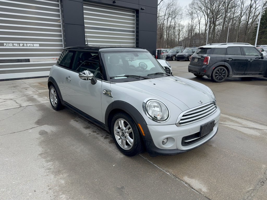 Used 2013 MINI Cooper Base with VIN WMWSU3C53DT691919 for sale in Willoughby Hills, OH