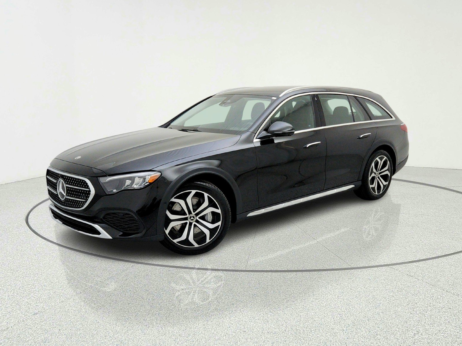 2026 Mercedes-Benz E-Class E450 4MATIC All-Terrain's photo