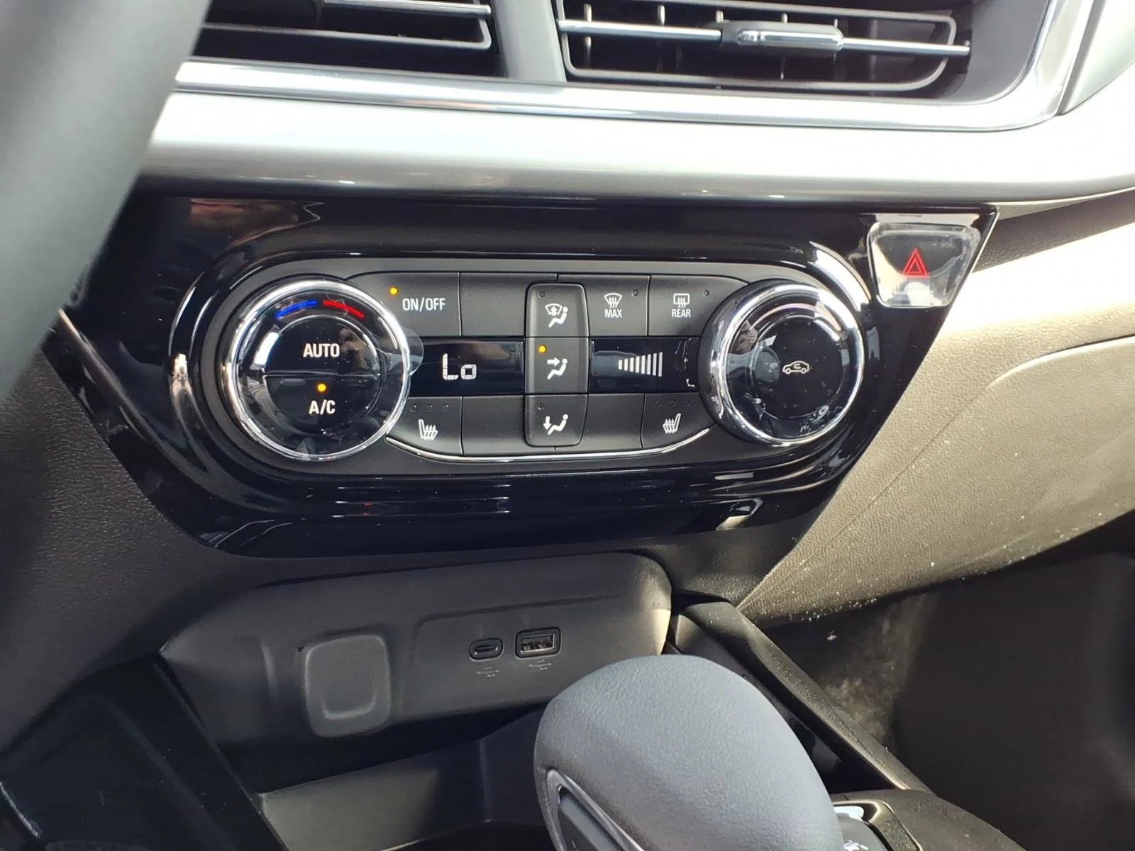2026 Chevrolet Trax LT - Photo 9
