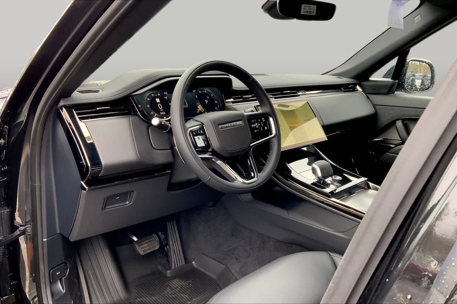 New 2026 Santorini Black Land Rover SE image 9