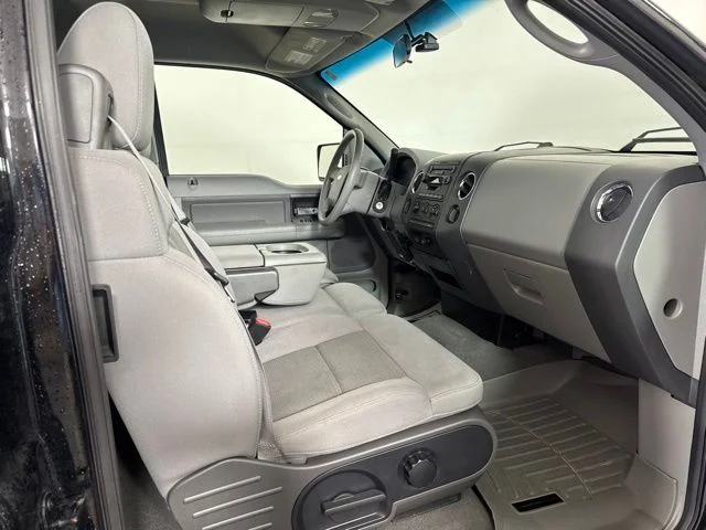 Used 2005 Black Ford XLT image 4