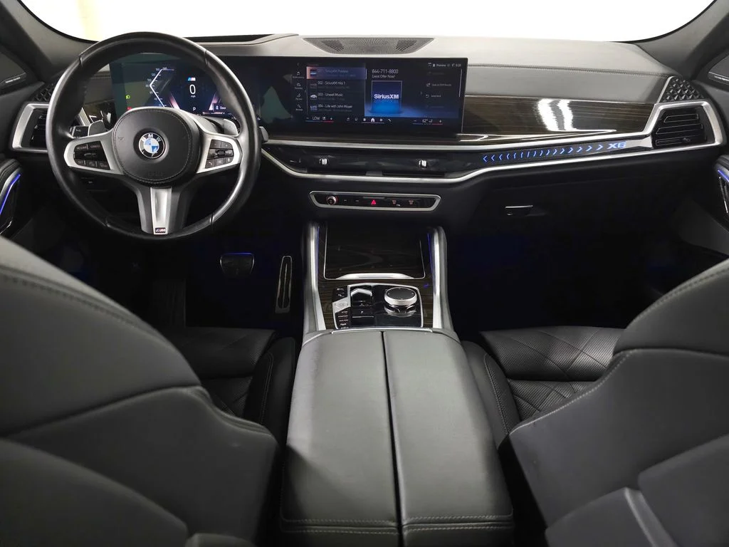 Used 2025 Gray BMW xDrive40i image 14
