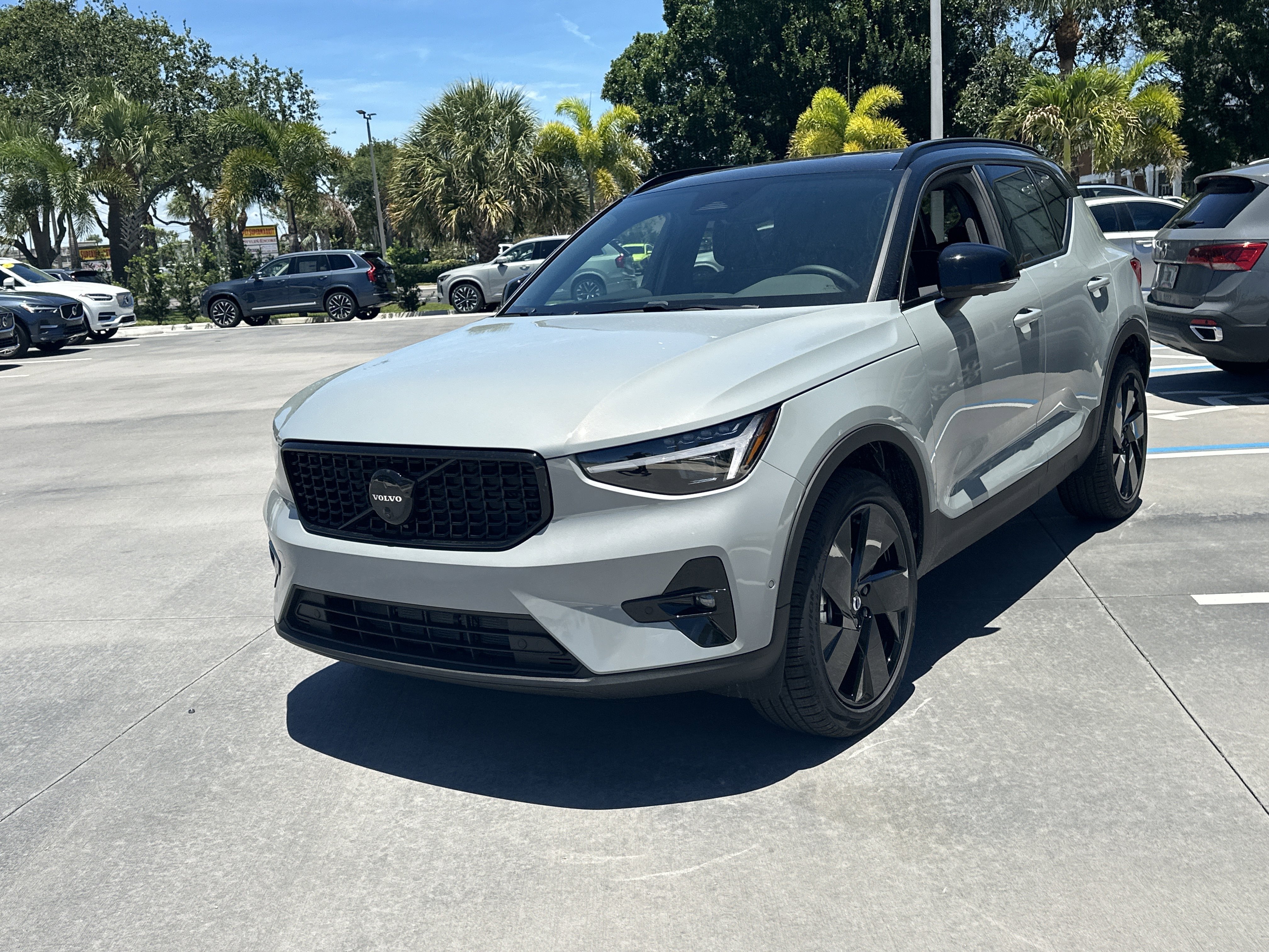New 2026 Vapour Grey Volvo Ultra image 3