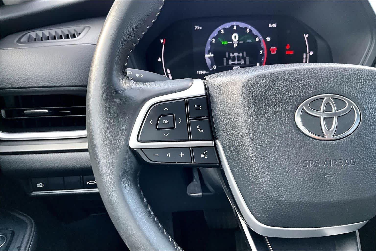Used 2024 Wind Chill Pearl Toyota XLE image 23