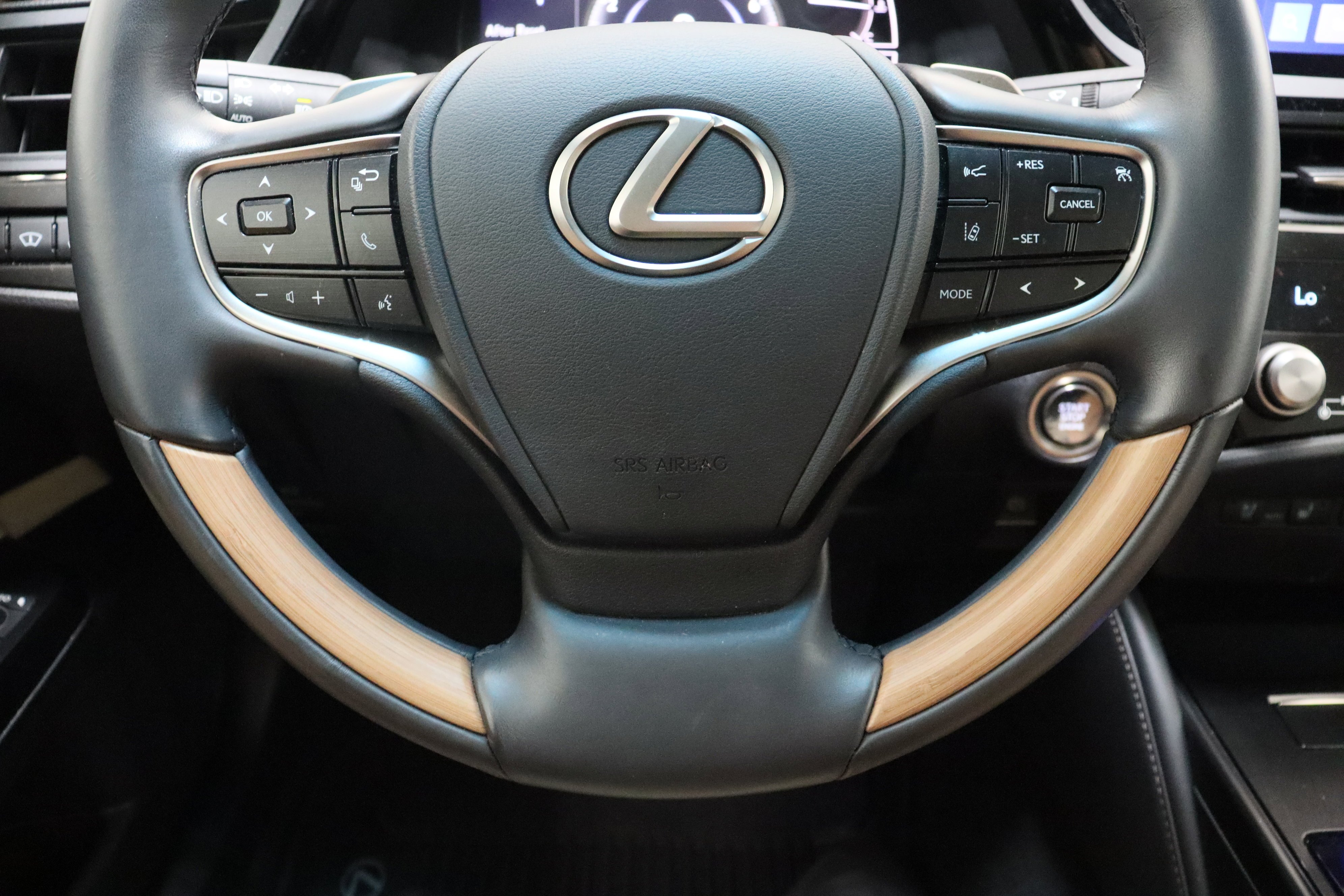 Used 2025 Eminent White Pearl Lexus ES 350 Ultra Luxury 3.5L image 25