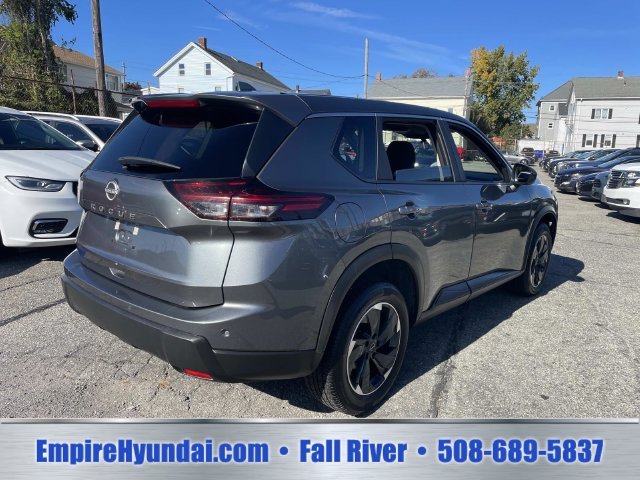 2025 Nissan Rogue SV - Photo 7