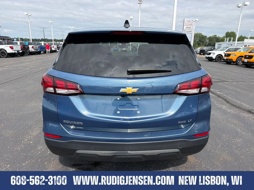 Used 2024 Lakeshore Blue Metallic Chevrolet LT image 4