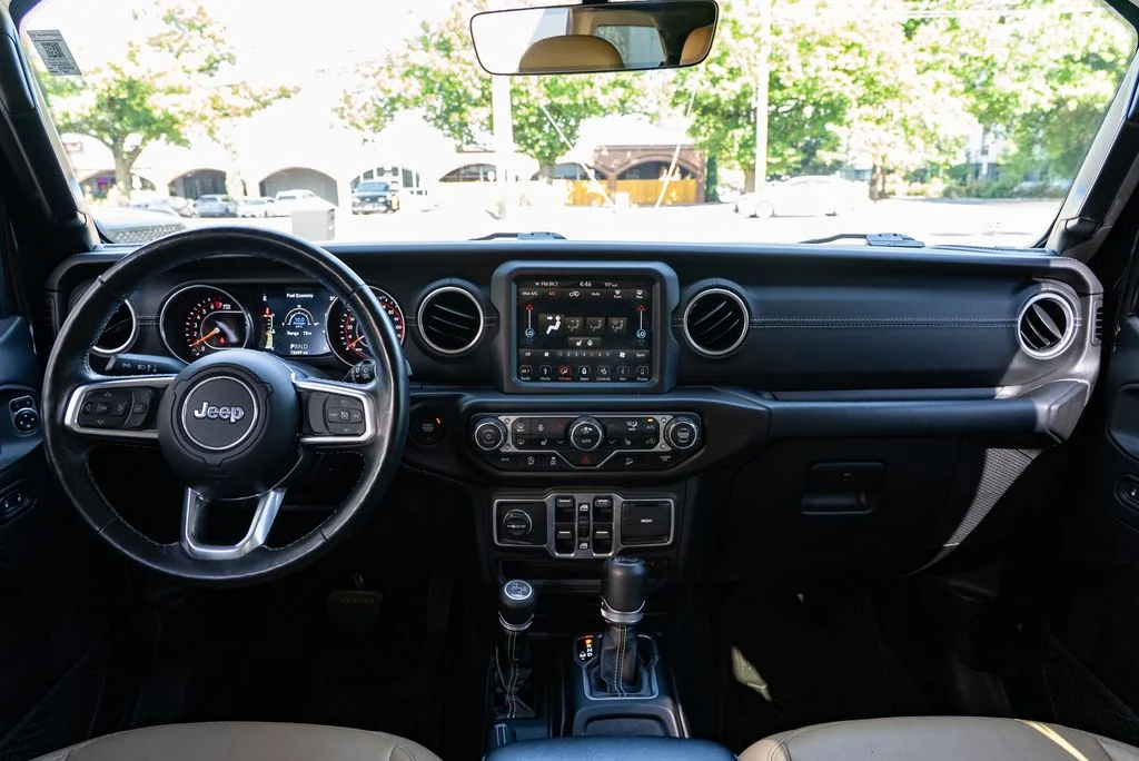 Used 2018 Black Jeep Unlimited Sahara image 10