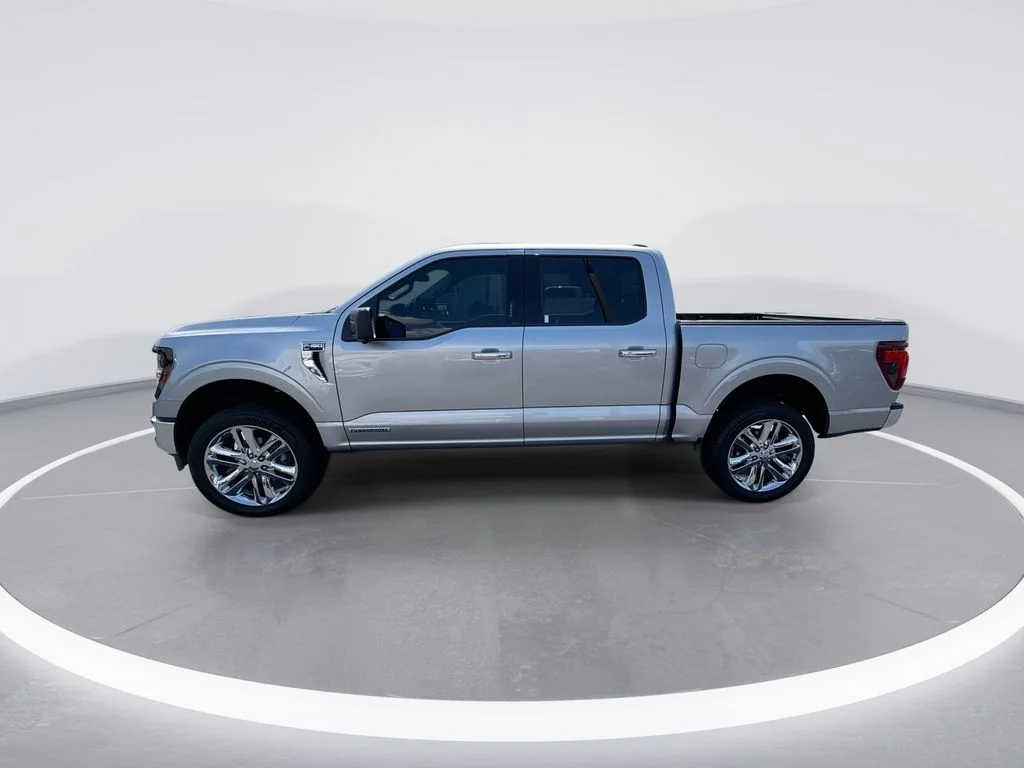 Used 2024 Silver Ford XLT image 5