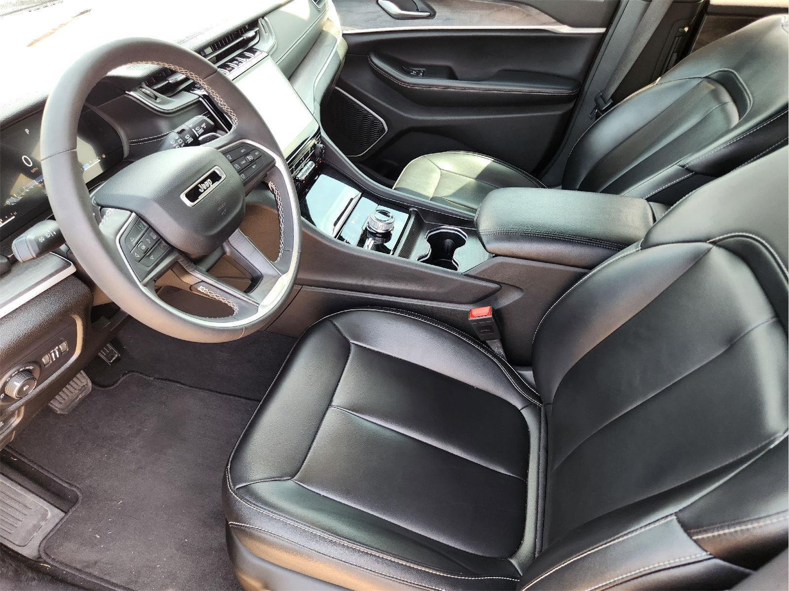 Used 2024 Baltic Gray Metallic Clearcoat Jeep Limited image 12