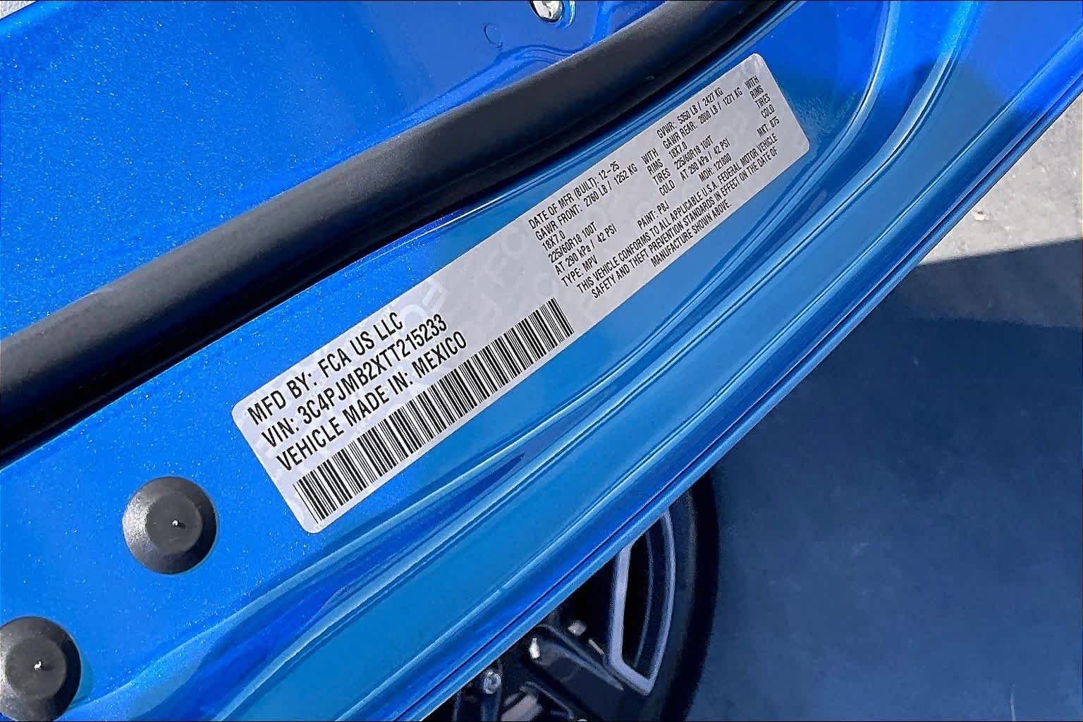 New 2026 Hydro Blue Pearl-Coat Exterior Paint Jeep Limited image 20