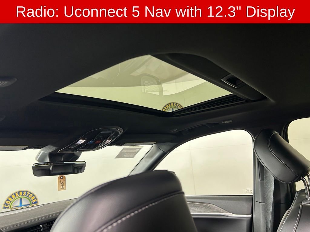 New 2026 Diamond Black Crystal Pearlcoat Jeep Altitude image 13