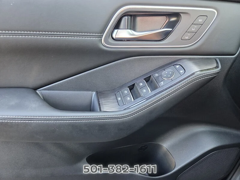 Used 2025 Deep Ocean Blue NISSAN AWD PLATINUM image 35