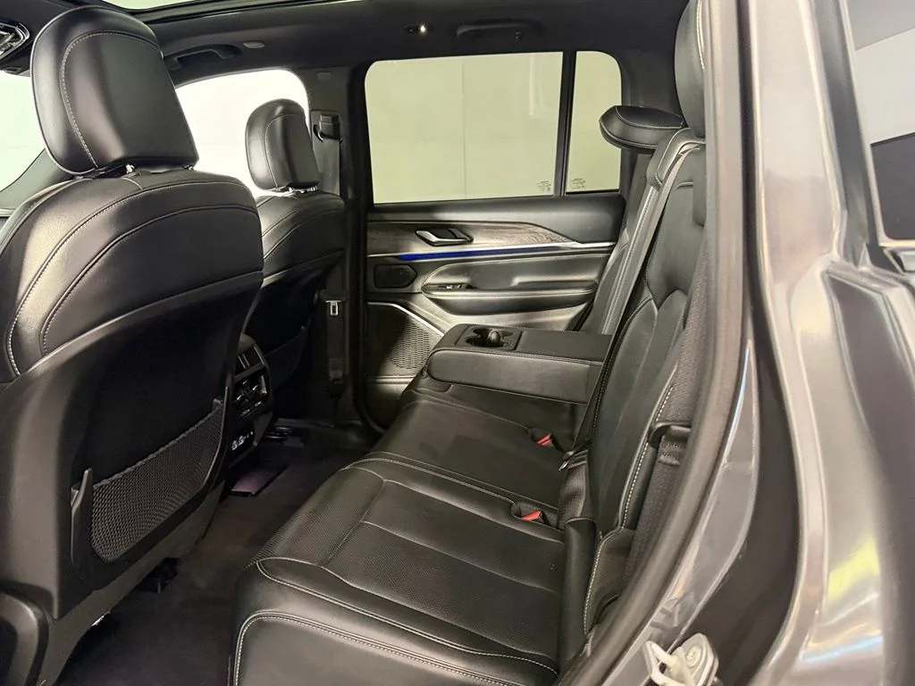 Used 2022 Gray Jeep Overland image 27