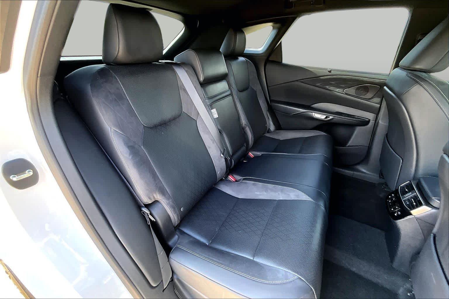 Used 2023 Eminent White Pearl Lexus Luxury image 19