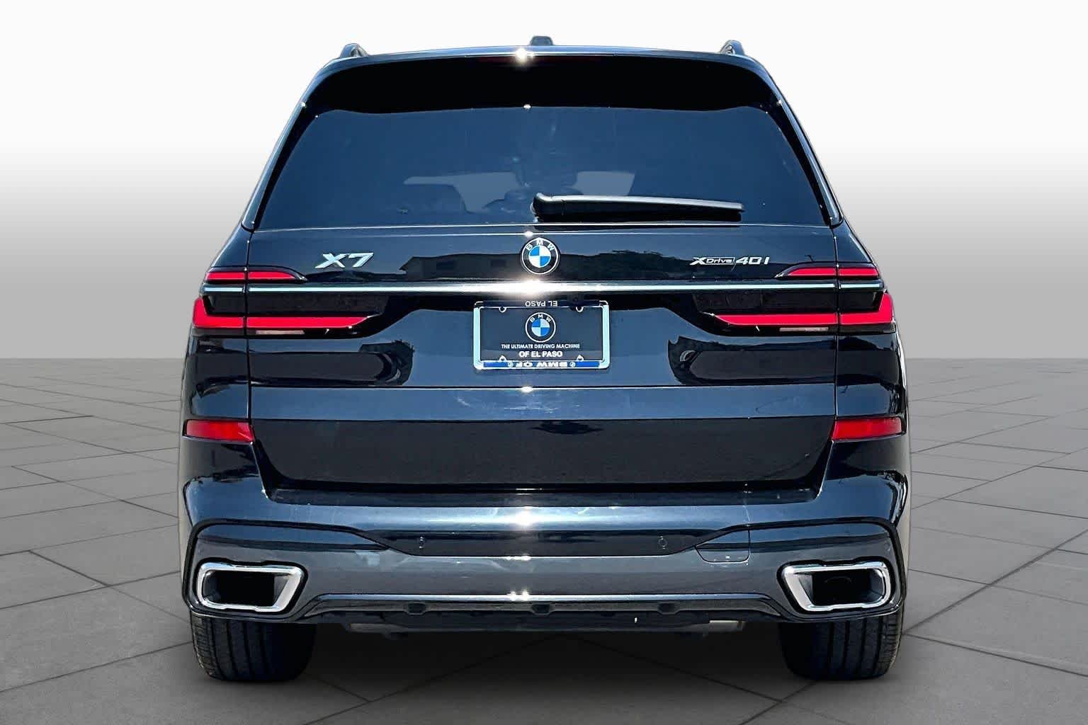 Used 2026 Black Sapphire Metallic BMW xDrive40i image 4