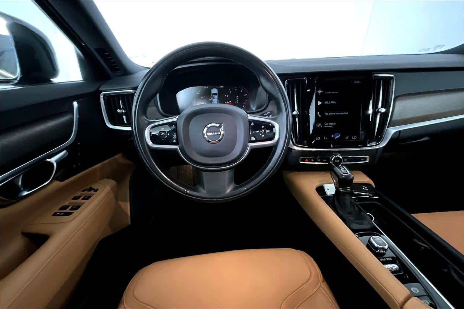 Pre-Owned 2020 Volvo V90 Cross Country