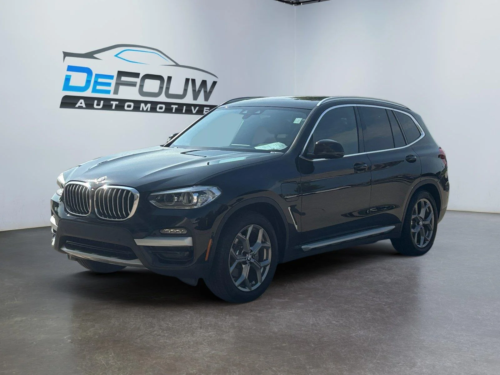 Used 2021 Jet Black BMW xDrive30e image 7