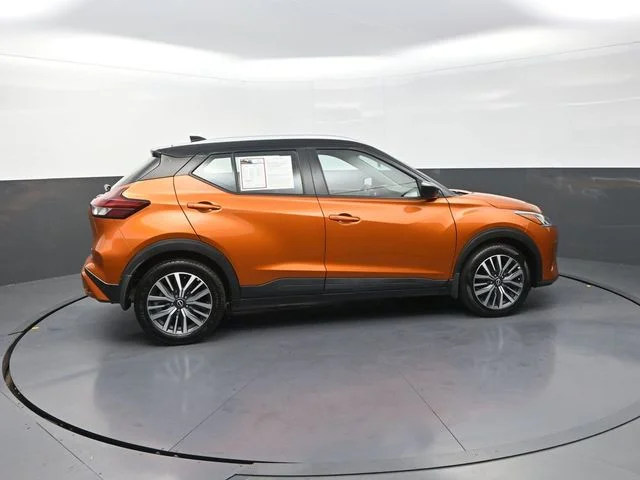 Used 2022 Orange Nissan SV image 10