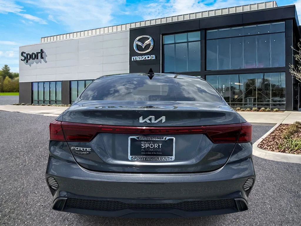 Used 2022 Gray Kia LXS image 4