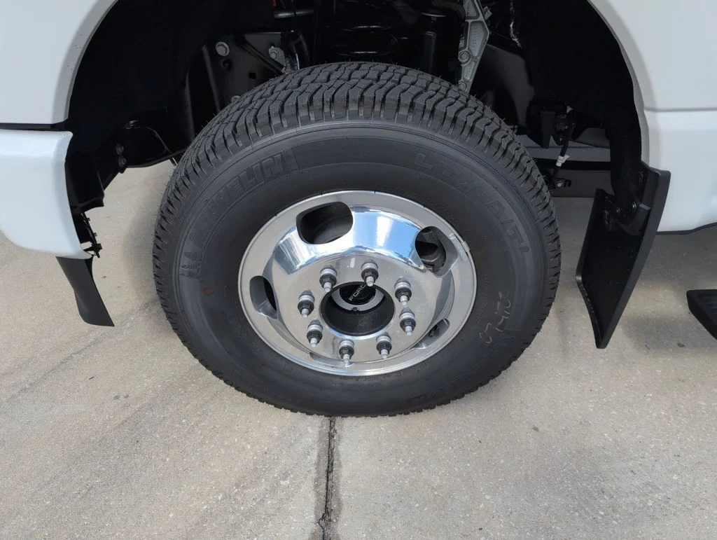 2026 Ford F-350 Super Duty Platinum - Photo 19